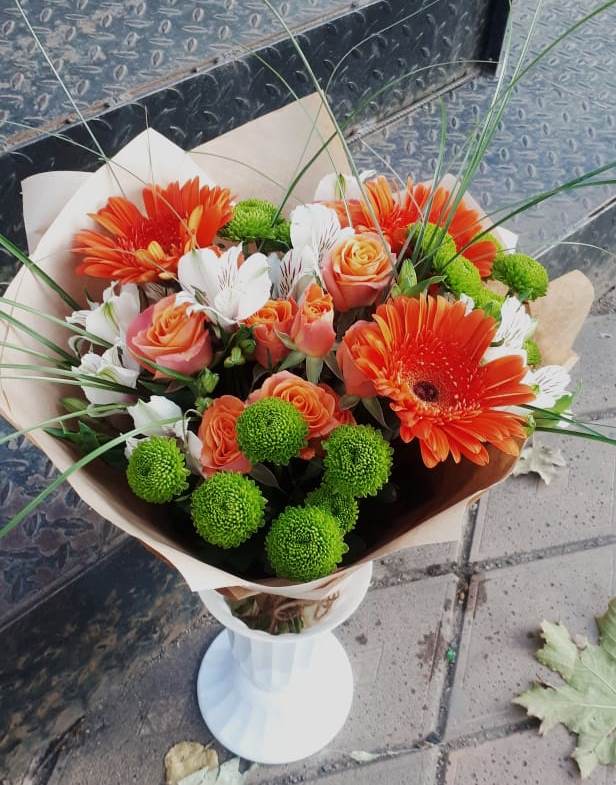 Букет цветов из: Герберы, Хризантемы, Альстромерии и Розы в Сюмси