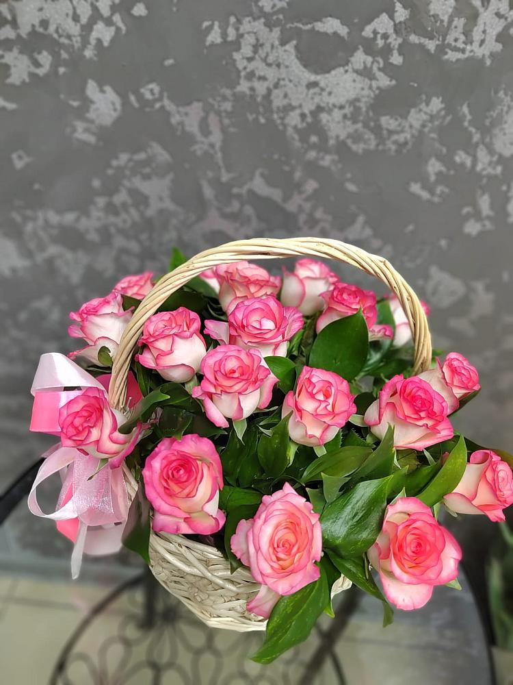 Цветочная композиция из Розы в корзине в Сюмси