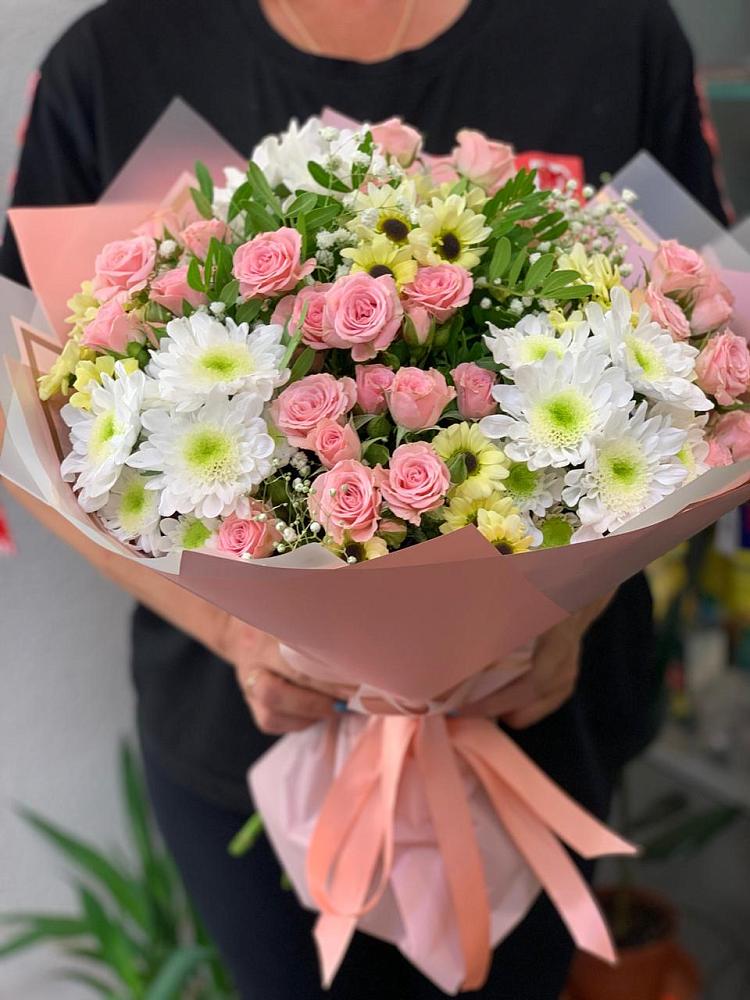Букет цветов из: Розы и Хризантемы в Сюмси