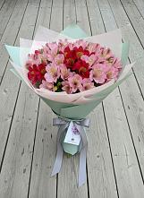 Букет цветов из:  Альстромерии #REPLACE_PRED# Сюмси