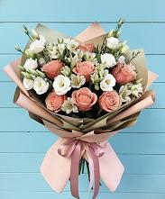 Букет цветов из:  Розы, Альстромерии и Лизиантусы в Сюмси