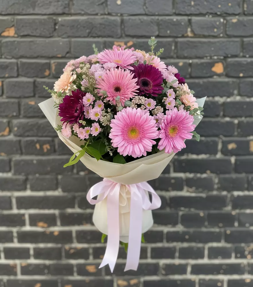 Букет цветов из: Герберы и Хризантемы в Сюмси