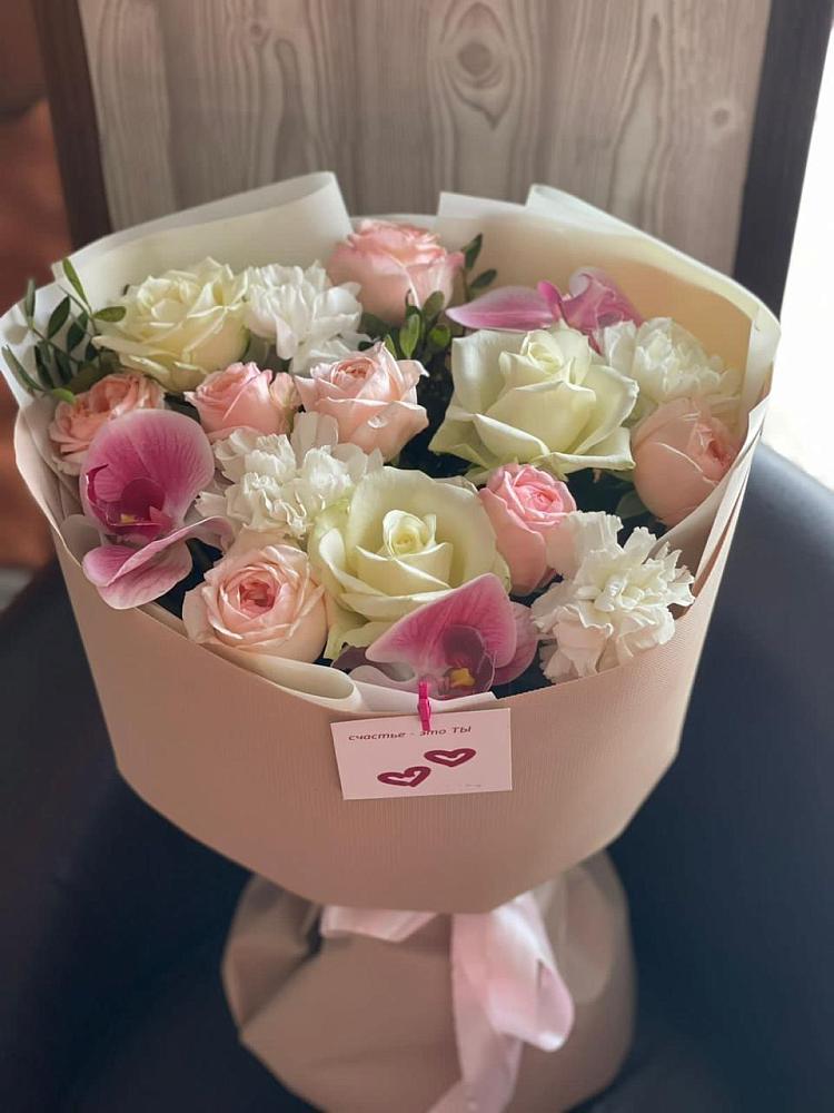 Букет цветов из: Орхидеи, Розы и Гвоздики в Сюмси