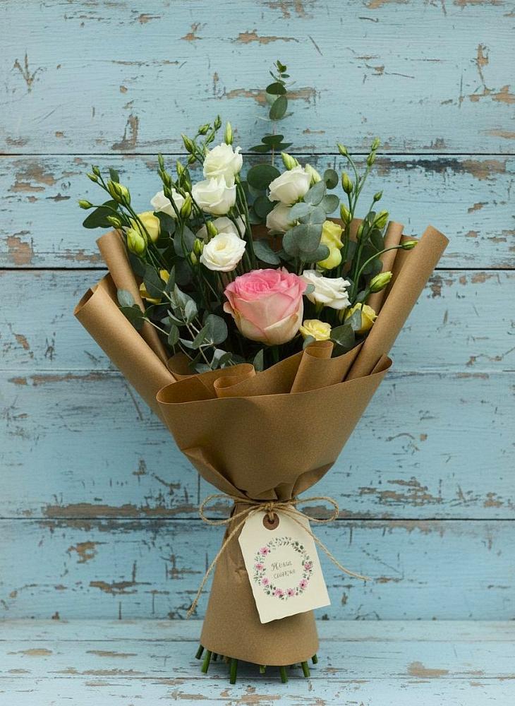 Букет цветов из: Розы и Лизиантусы в Сюмси