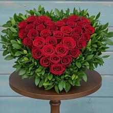 Цветочная композиция из Розы в виде сердца в Сюмси