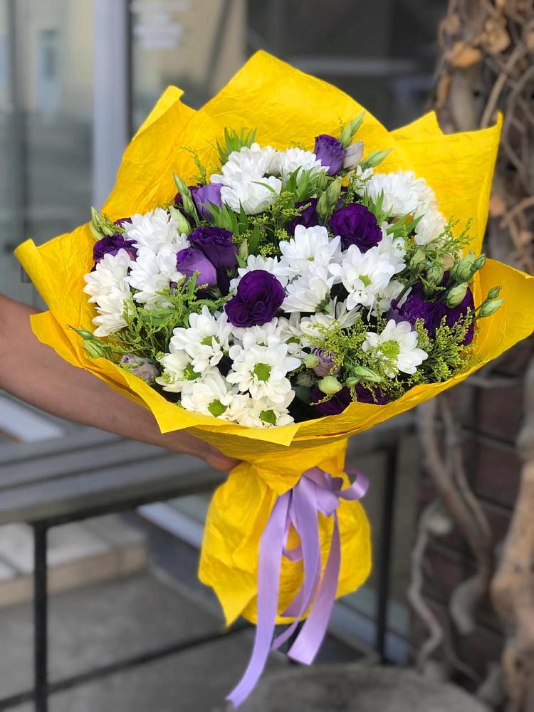 Букет цветов из: Ирисы, Хризантемы и Ромашки в Сюмси