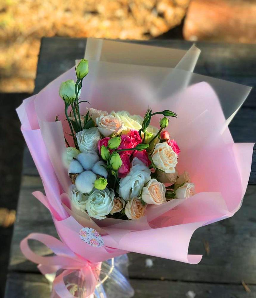 Букет цветов из: Розы и Лизиантусы в Сюмси