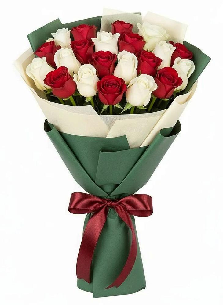 Букет Микс из красных и белых роз в Сюмси