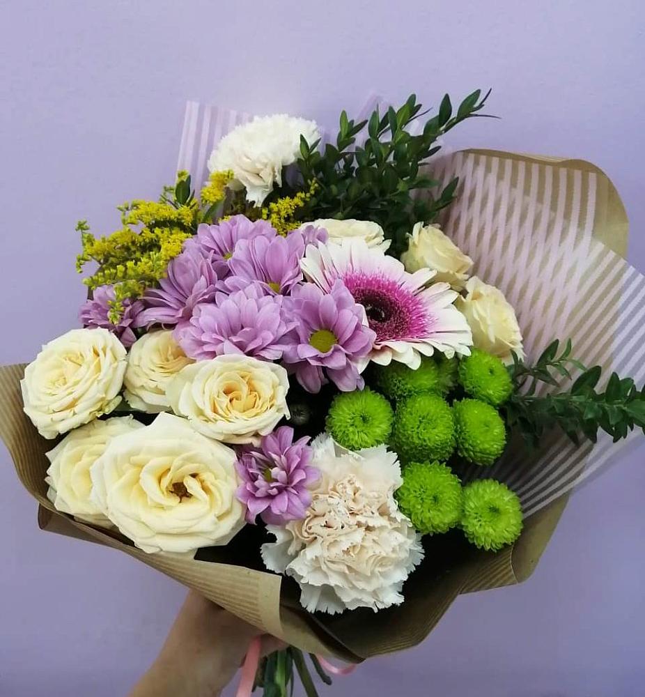 Букет цветов из: Хризантемы, Розы, Гвоздики и Герберы в Сюмси