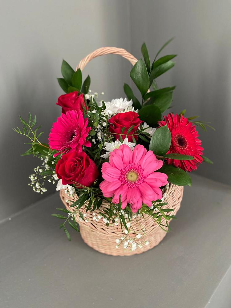 Цветочная композиция из Розы, Хризантемы и Герберы в корзине в Сюмси
