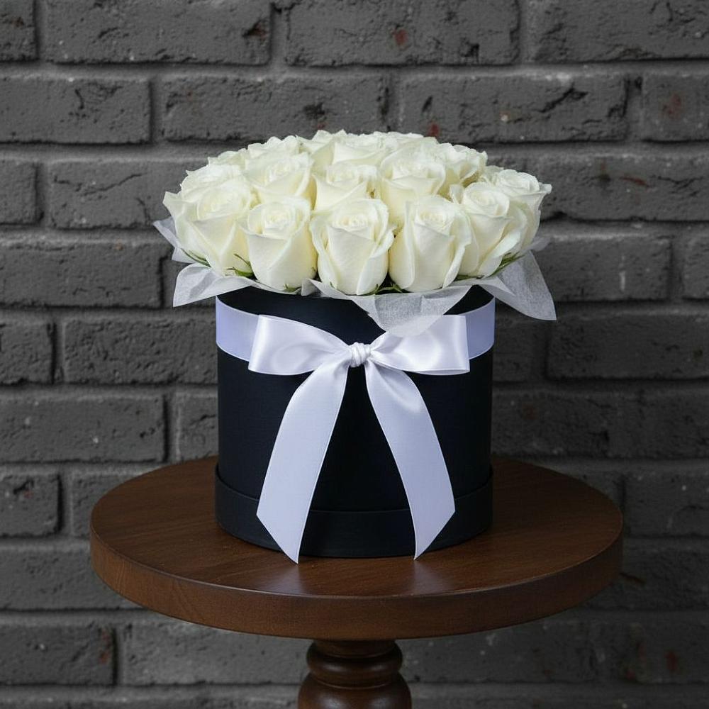 Цветочная композиция из Розы в шляпной коробке в Сюмси