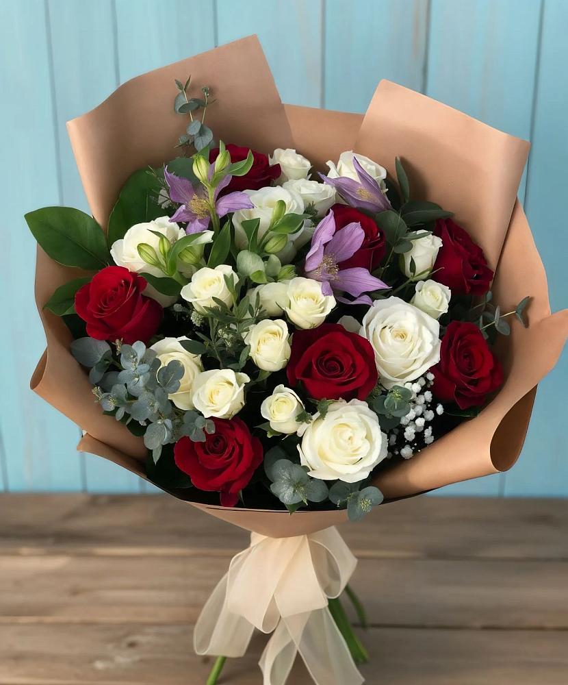 Букет цветов из: Розы и Альстромерии в Сюмси