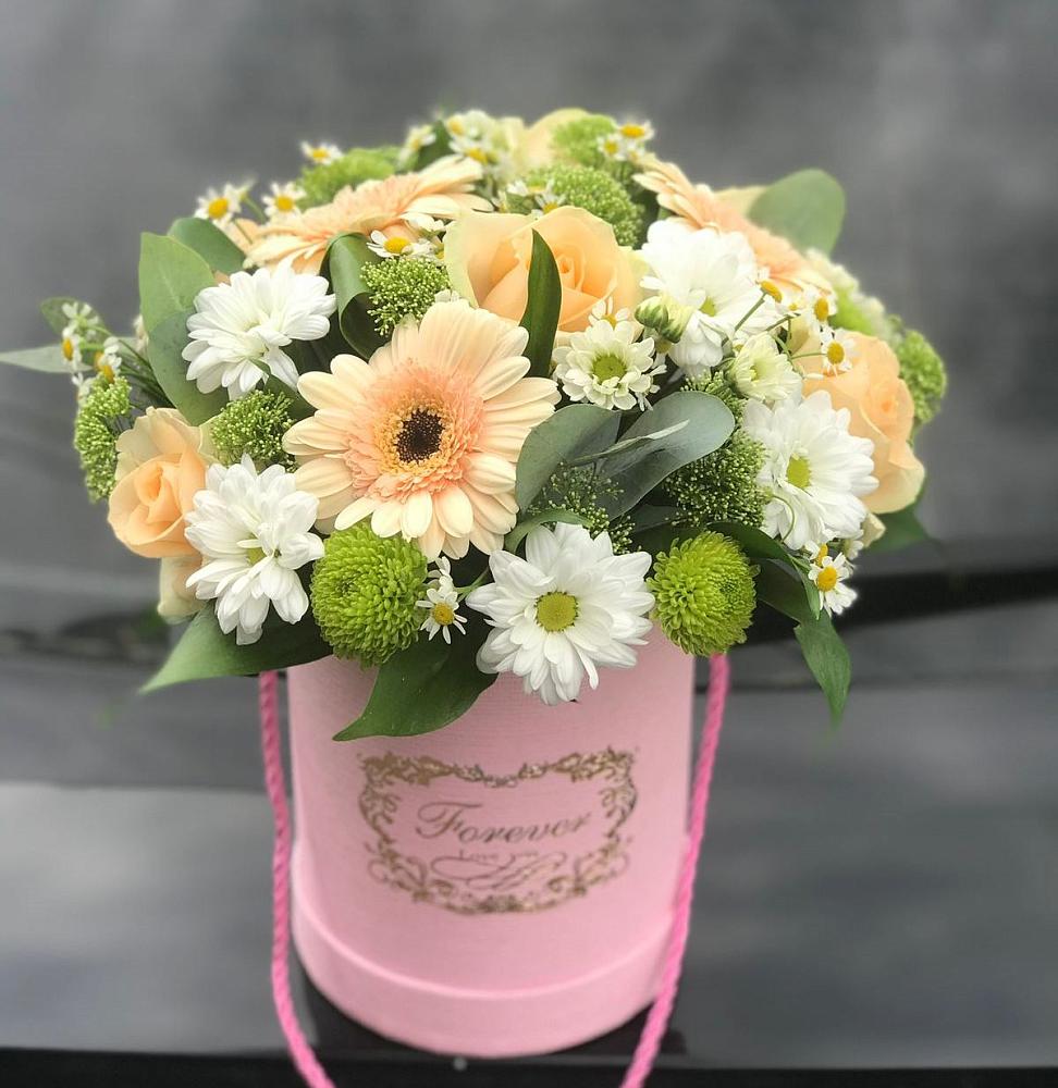 Цветочная композиция из Розы, Герберы и Хризантемы в шляпной коробке в Сюмси