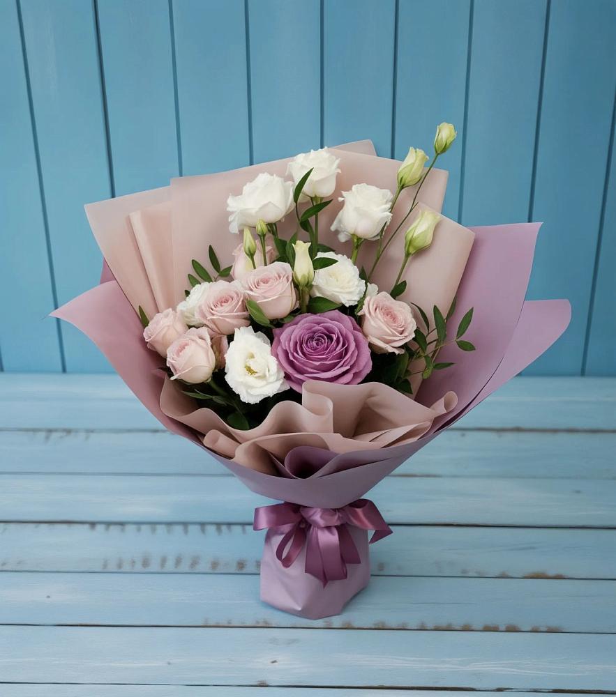 Букет цветов из: Розы и Лизиантусы в Сюмси